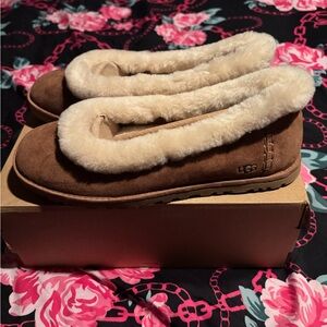 UGG Women's Tan Slippers with Cream Fur Trim